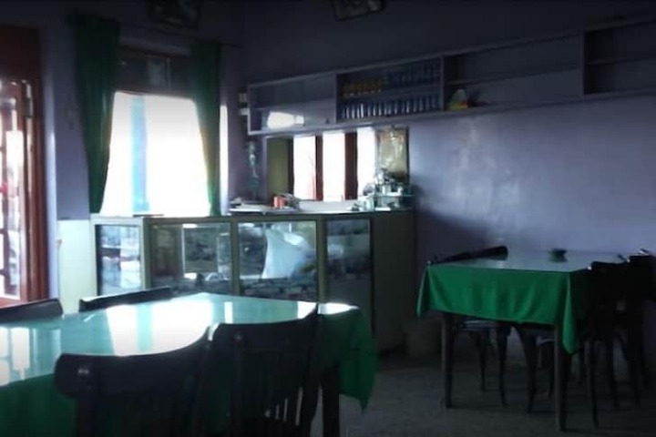 Dining 9 of 12