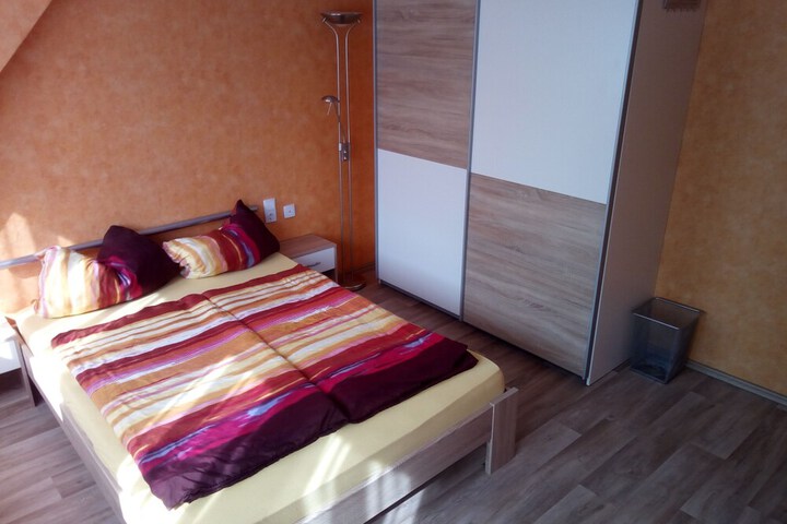 Room 2 of 60