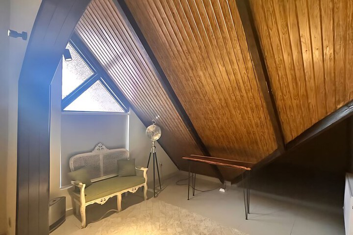 Room 10 of 31