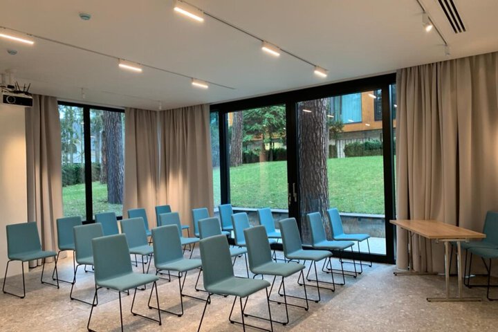 KARMANNS - YANTAR HALL