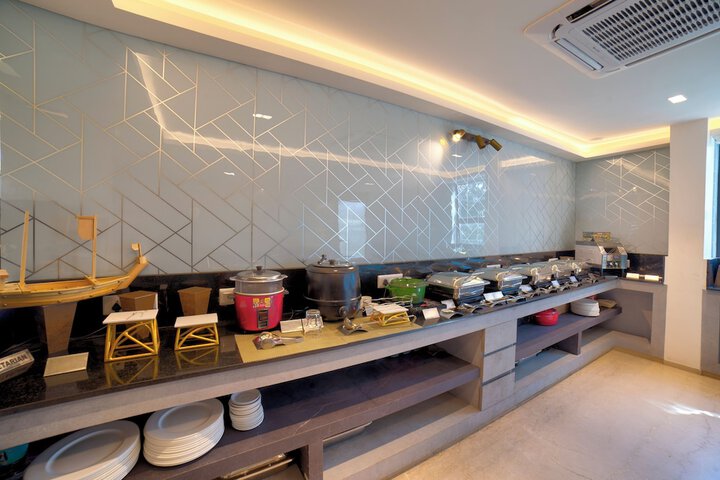 Breakfast/Coffee Service 55 of 97