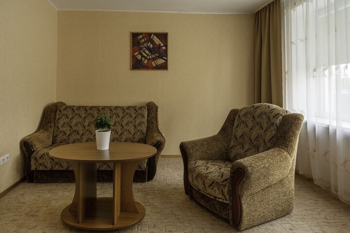 Room 9 of 19