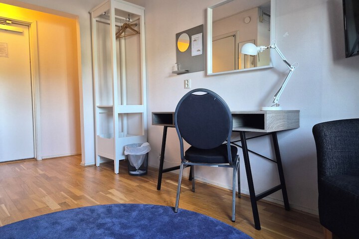 Room 12 of 44