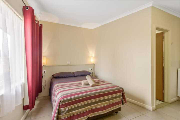 Room 25 of 110