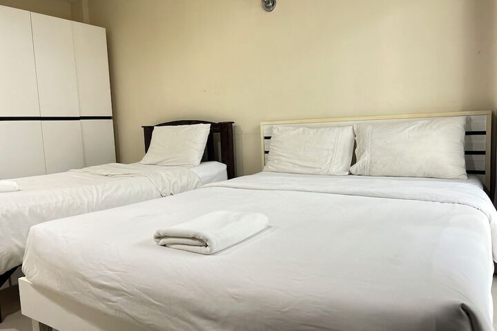 Room 6 of 18