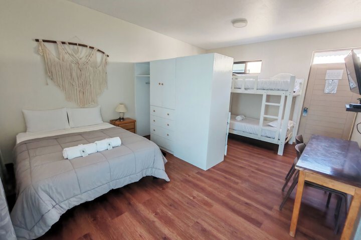 Room 27 of 214