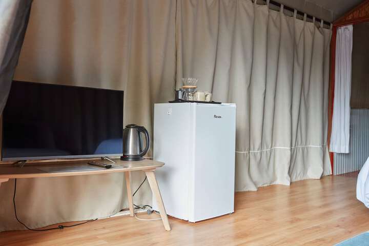 Room 6 of 51