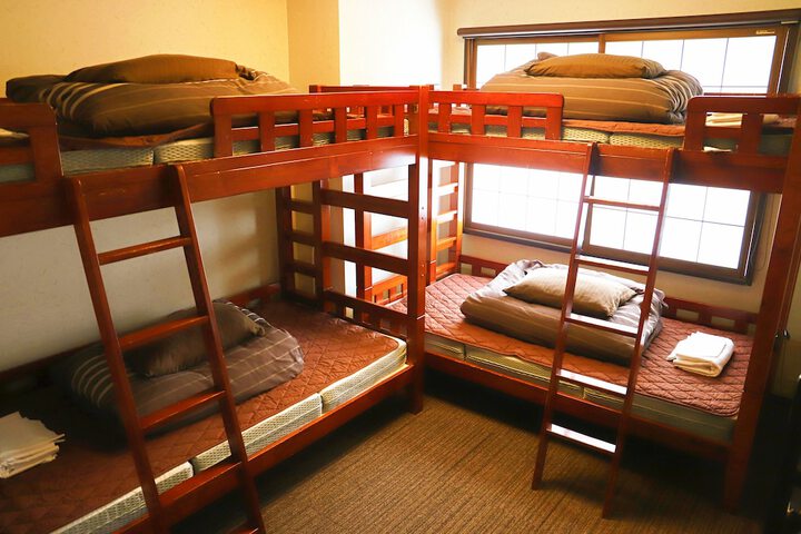 Room 16 of 64