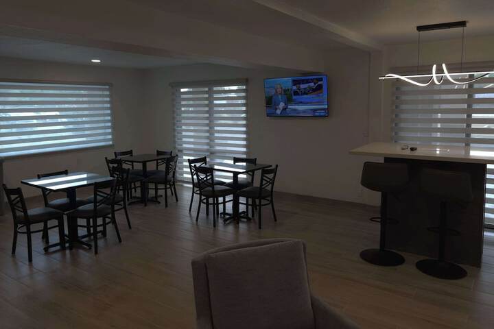 Breakfast area