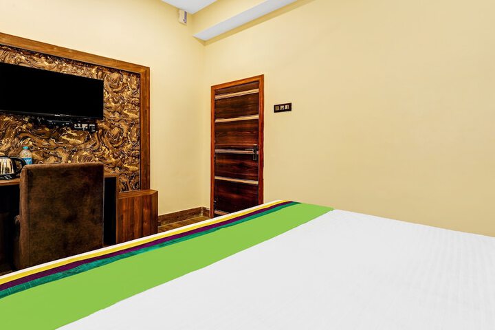 Room 8 of 36