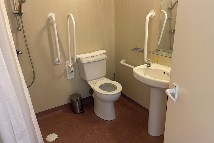 Room 95 of 132
