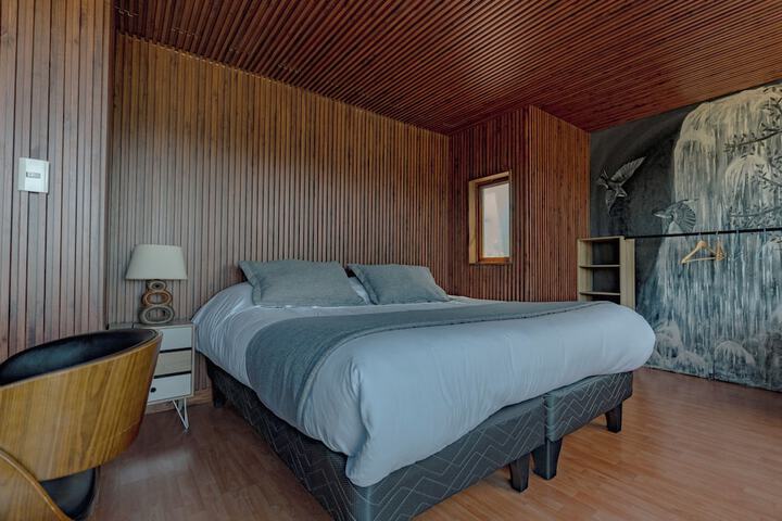 Room 13 of 65