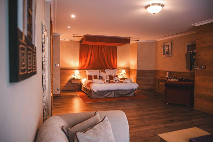Room 5 of 120