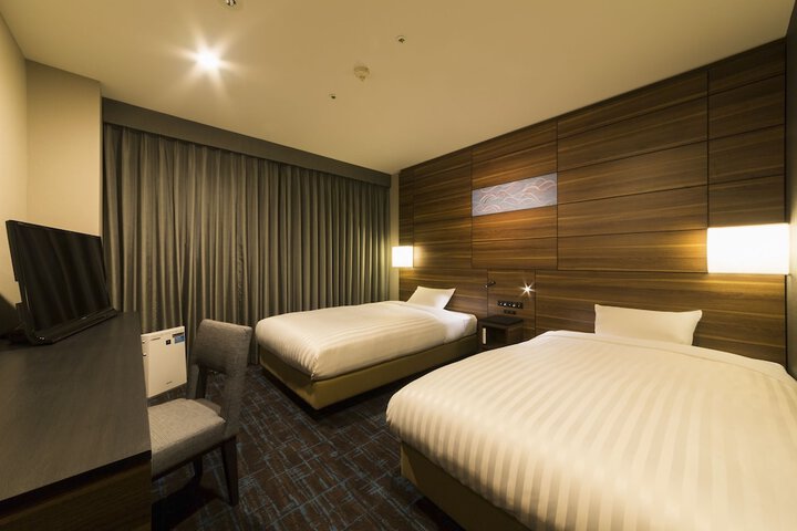 Room 7 of 25