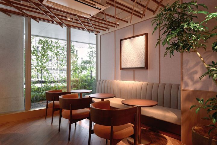 Lounge 130 of 135