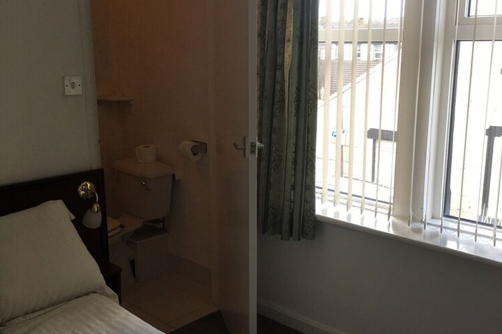 Room 29 of 65
