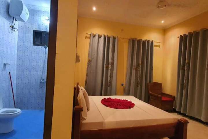 Room 11 of 21
