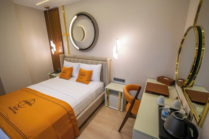 Room 37 of 106