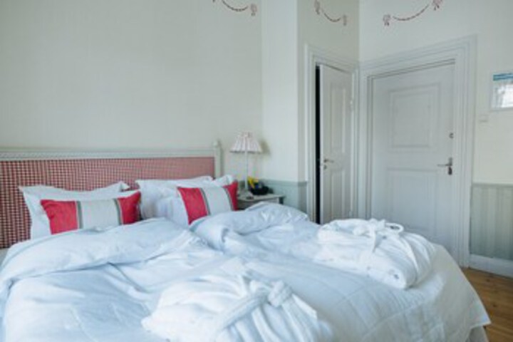 Room 83 of 115