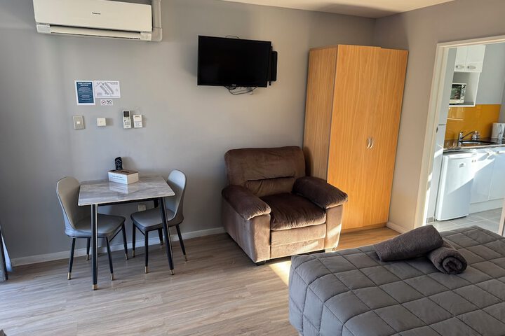 Room 7 of 25