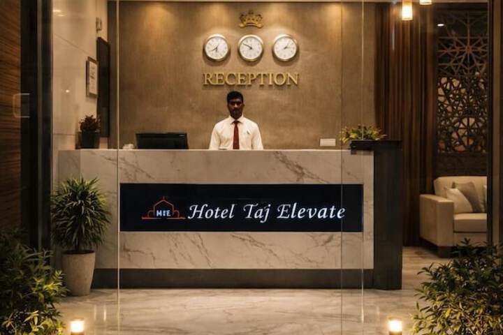 Hotel Taj Elevate in Agra