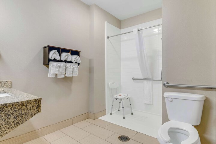 1 King Bed Flat Screen Television Microwave and Refrigerator High Speed Internet Accessible Full Breakfast (1 of 9)