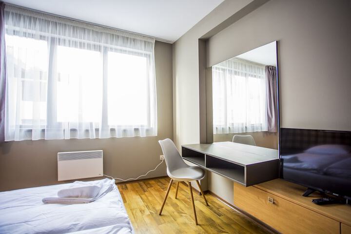Room 33 of 66