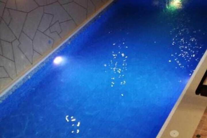 Pool 13 of 33