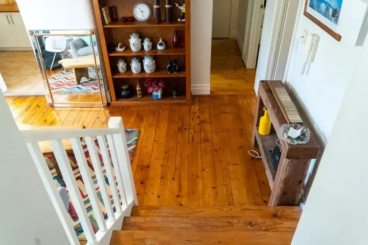 Room 8 of 13