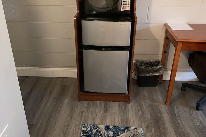 1 Queen Bed (3 of 20)