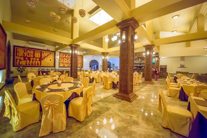 Ballroom/Hall 60 of 76