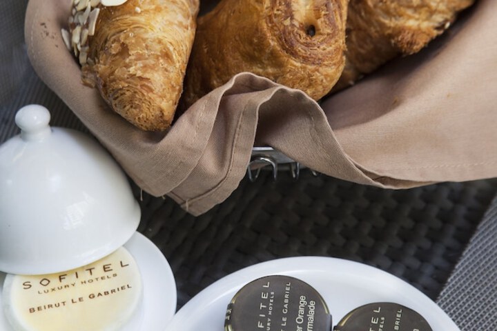Breakfast/Coffee Service 66 of 116
