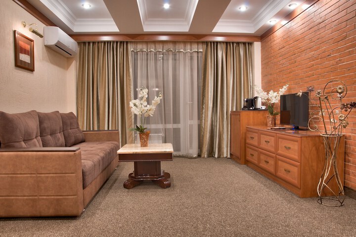 Room 53 of 112