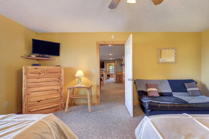 Room 5 of 20