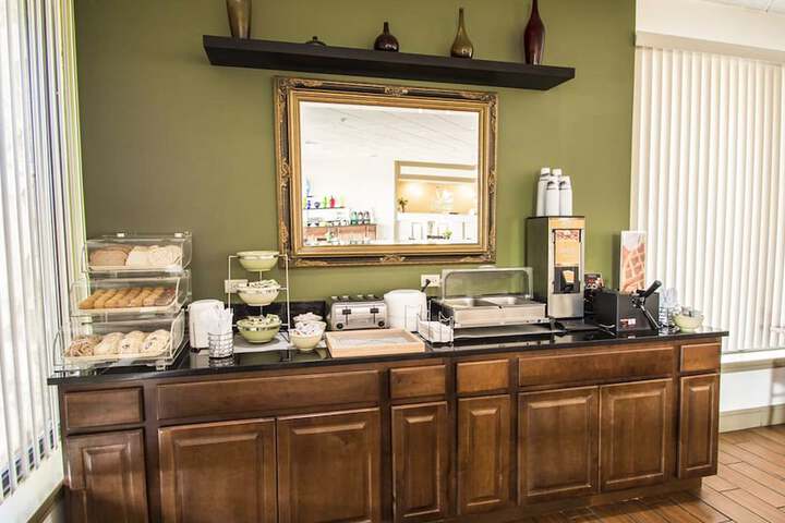 Breakfast/Coffee Service 40 of 46
