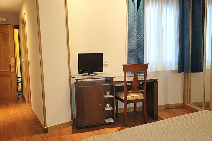 Room 16 of 30