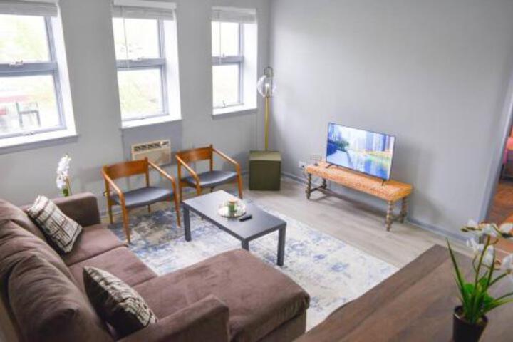 Cozy North Side Chicago APT for Exploring in Chicago, IL