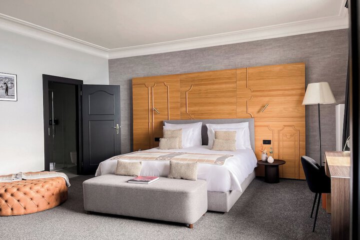Room 43 of 114