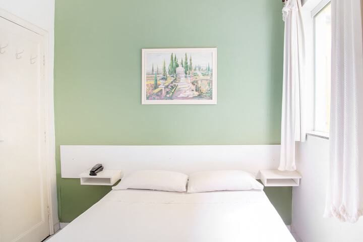 Room 9 of 34