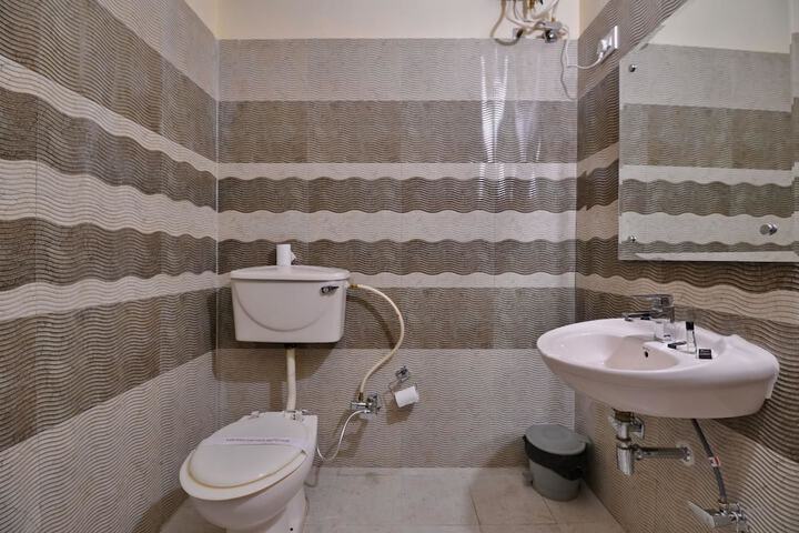 Room 12 of 21