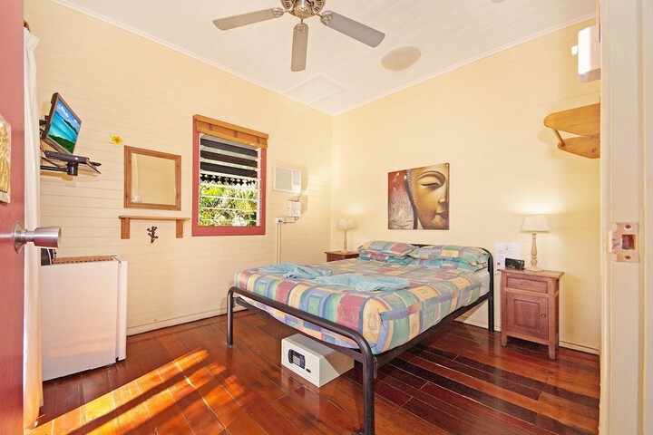 Room 7 of 49