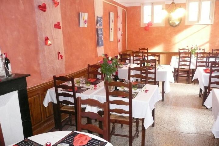 Dining Photos
