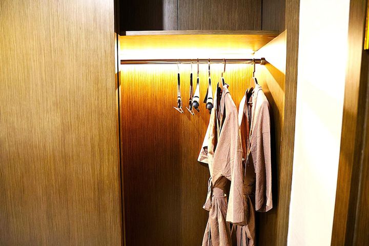 Room 196 of 313