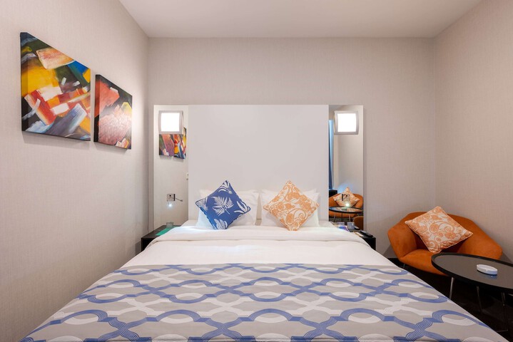 Room 20 of 74