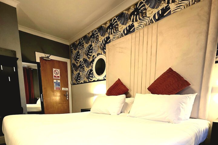 Room 21 of 43
