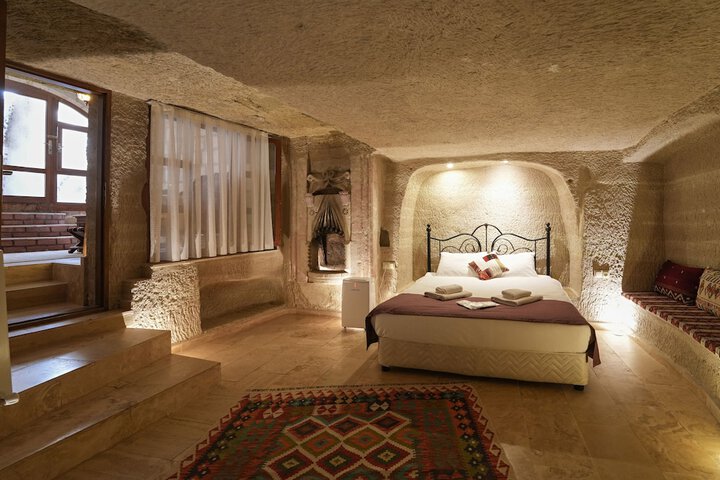 Room 3 of 140
