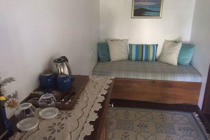 Room 6 of 22