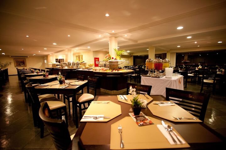 Dining 52 of 59