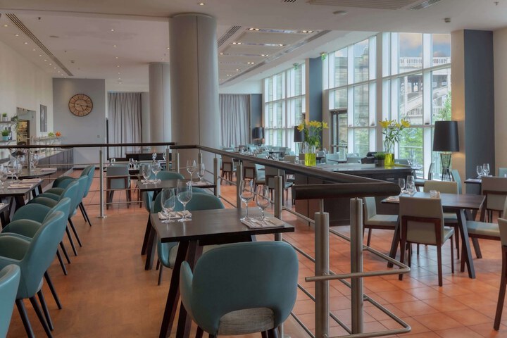 Dining 105 of 148