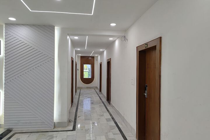 Ballroom/Hall 39 of 42